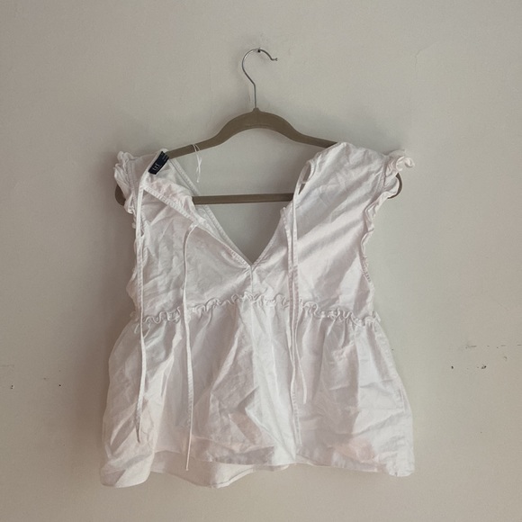 Sleeveless Deep V White Top - Picture 4 of 4